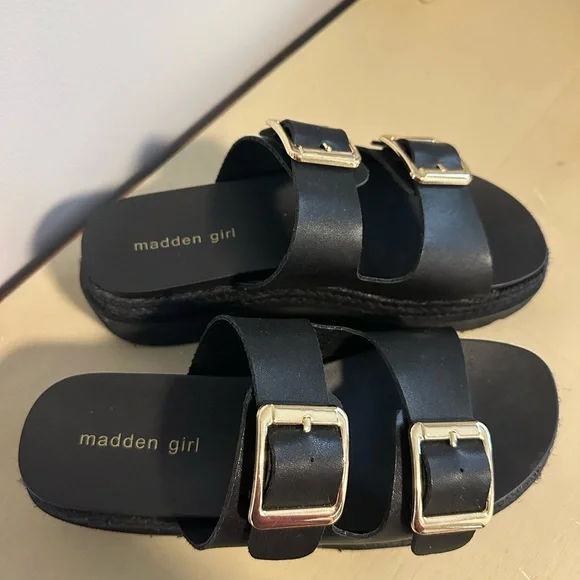 Platform Sandals - Picture 3 of 4